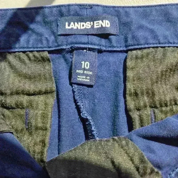 Lands' End Women's Shorts Navy Blue Mid Rise  Size 10 - Picture 4 of 5